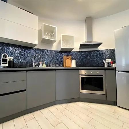 Maduna 1 Apartamento Kaštel